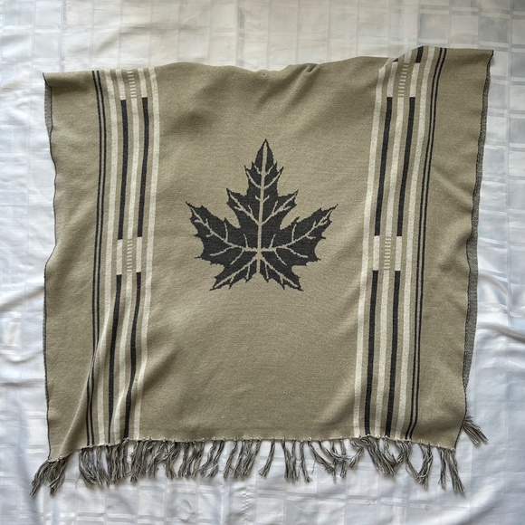 Roots Canada Grey Knit Frill Bottom Drape Poncho with Maple Leaf Detail - Picture 11 of 13